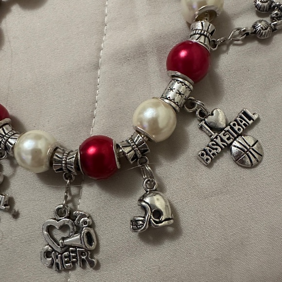 Handmade – NWOT – 925 SS plated charm bracelet, red & white beads, sports charms - Picture 4 of 14